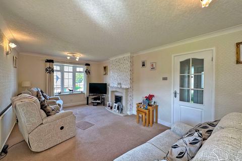 4 bedroom detached bungalow for sale, High Street, Swindon, DY3