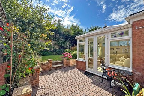 10 Banbery Drive, Wombourne, Wolverhampton, WV5 0AH
