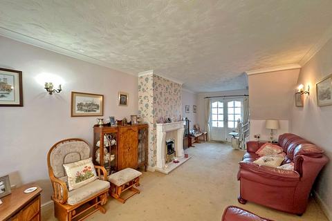 10 Banbery Drive, Wombourne, Wolverhampton, WV5 0AH