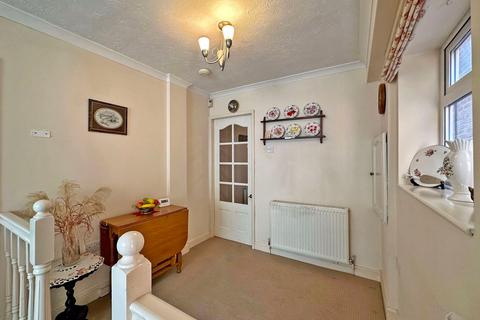 10 Banbery Drive, Wombourne, Wolverhampton, WV5 0AH