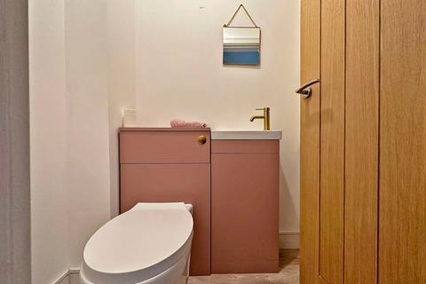 37 Giggetty Lane, Wombourne, Wolverhampton, WV5 0AU