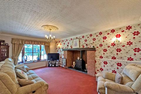 4 bedroom bungalow for sale, Ounsdale Road, Wombourne, WV5