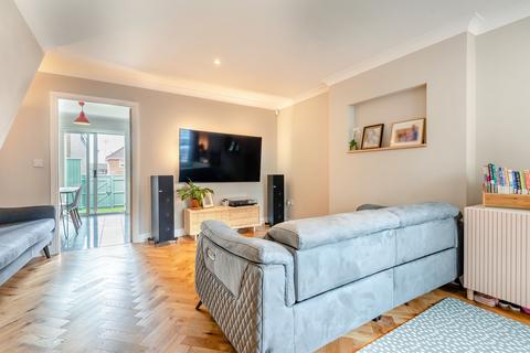 24 Cygnet Court, Wombourne, Wolverhampton, WV5 0NN