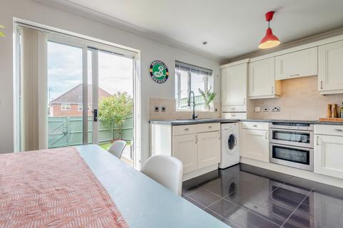24 Cygnet Court, Wombourne, Wolverhampton, WV5 0NN