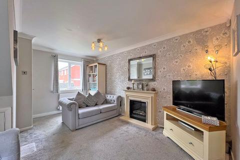 7 Alderton Drive, Wolverhampton, WV3 7JZ