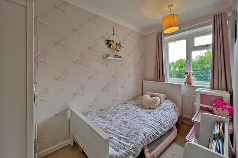 7 Alderton Drive, Wolverhampton, WV3 7JZ