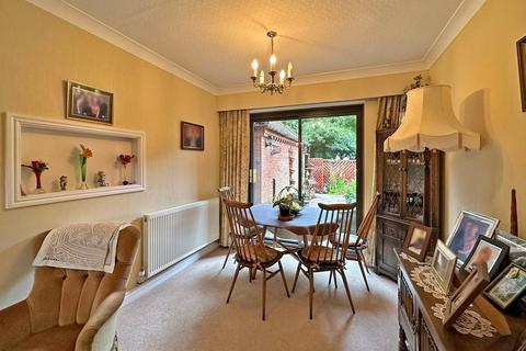 2 bedroom retirement property for sale, Highgrove, Tettenhall, WV6