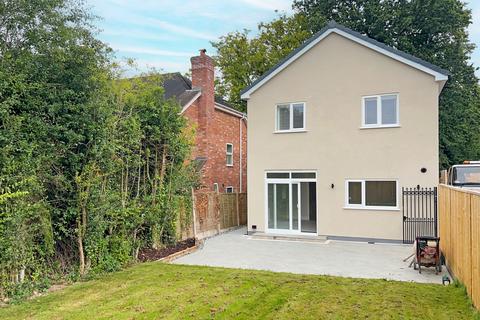 3 bedroom detached house for sale, Manor Road, Penn, WV4