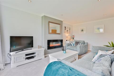 20 Abbots Croft, Whalley, Clitheroe, BB7 9RR