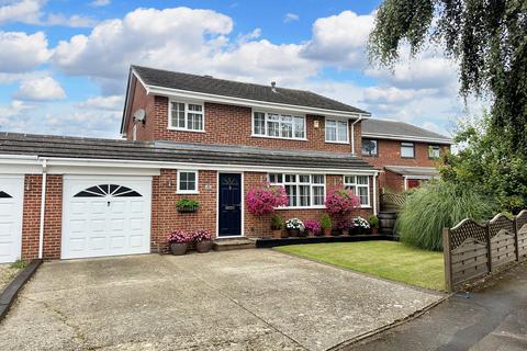 4 bedroom detached house for sale, Foxhayes Lane, Langley, SO45