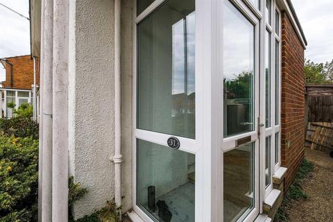 31 Heathfield, London, E4 6SE