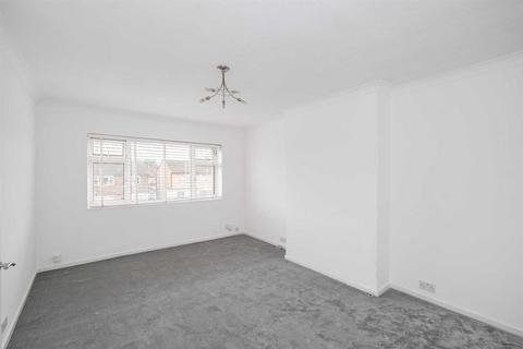 31 Heathfield, London, E4 6SE