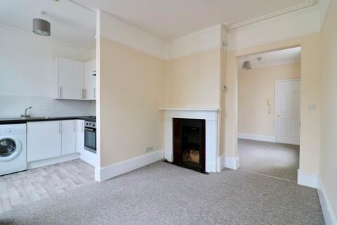 2 bedroom flat to rent, Pikes Walk, Cambridge,