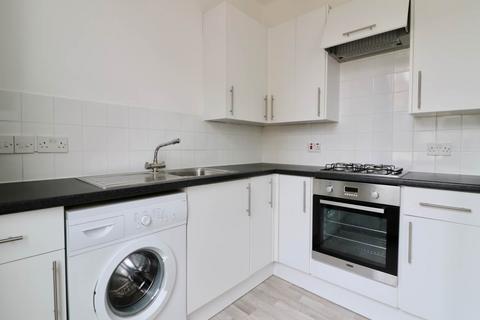 2 bedroom flat to rent, Pikes Walk, Cambridge,