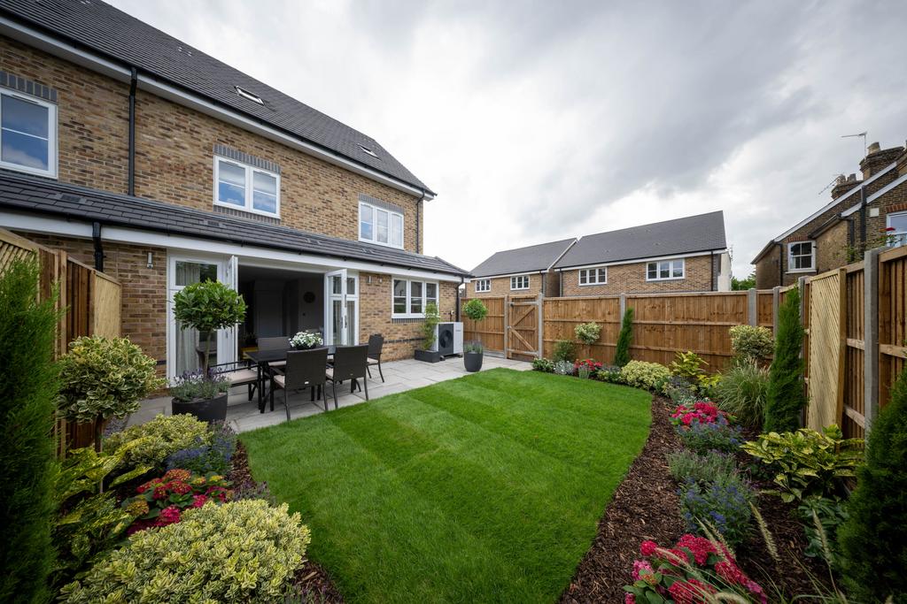 Show home rear garden