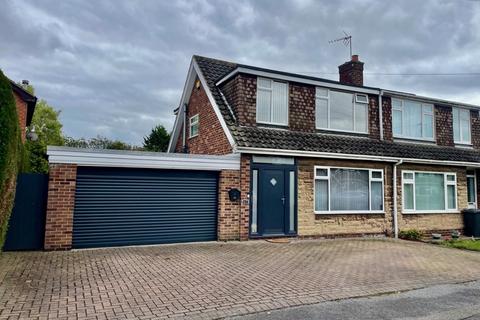 3 bedroom semi-detached house for sale, Newbury Avenue, Nottinghamshire NG10