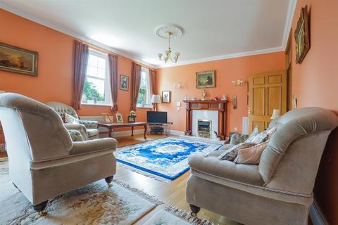 2 bedroom apartment for sale, Stratford Court, Avenue Road, Stratford-Upon-Avon