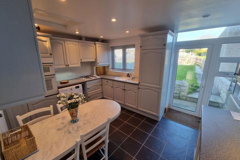 3 bedroom detached house to rent, Weston Road, Portland DT5