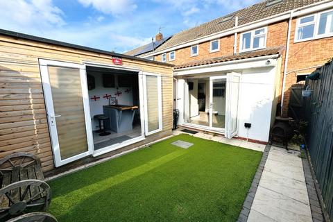 3 Garrick Grove, Hartlepool, TS25 4JE