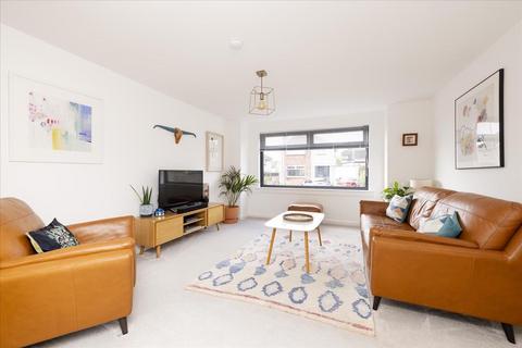 15 Maccormick Terrace, Penicuik, EH26 0JX