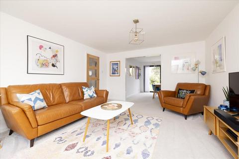 15 Maccormick Terrace, Penicuik, EH26 0JX