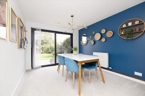 15 Maccormick Terrace, Penicuik, EH26 0JX