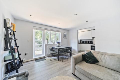 2 bedroom maisonette for sale, Cromwell Close, London, N2