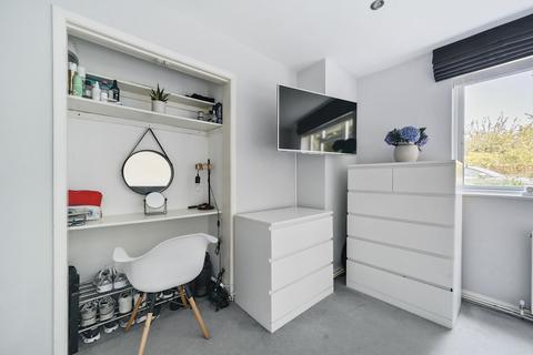 2 bedroom maisonette for sale, Cromwell Close, London, N2