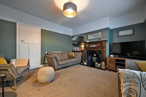 16 Carr Lane, Rawdon, Leeds, LS19 6PF