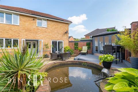 4 bedroom detached house for sale, The Willows, Chorley