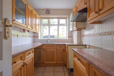 2 bedroom maisonette for sale, Abbots Park, Tulse Hill, London, SW2