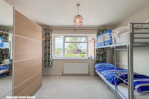 7 Seaman Close, Park Street, St Albans, AL2 2NX