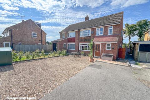 7 Seaman Close, Park Street, St Albans, AL2 2NX