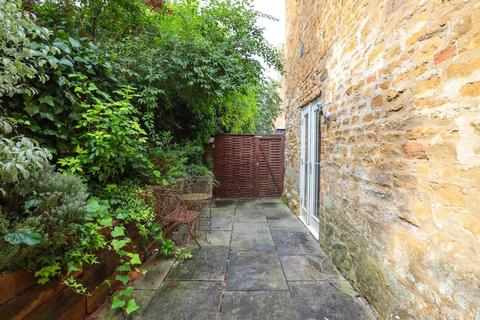 1 bedroom apartment for sale, Orange Street, Uppingham LE15