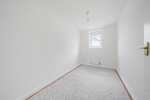 2 bedroom flat for sale, High Wycombe,  Buckinghamshire,  HP11