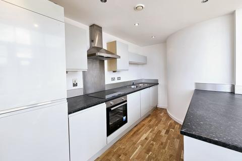 2 bedroom penthouse to rent, Gotts Road, Leeds LS12