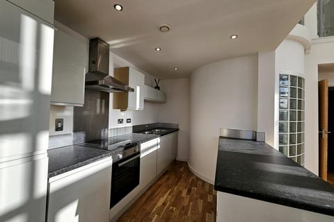 2 bedroom penthouse to rent, Gotts Road, Leeds LS12