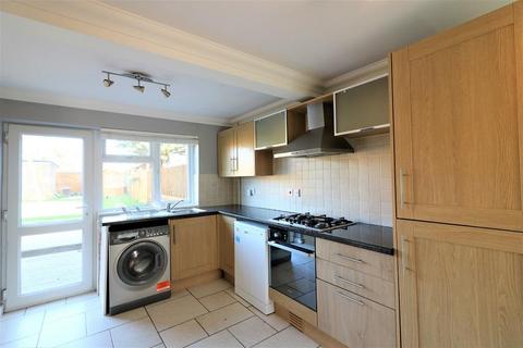 3 bedroom terraced house to rent, Buckthorne Ave, Stevenage, SG1