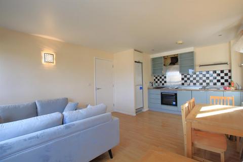 2 bedroom apartment to rent, Ashford Road, Feltham TW13