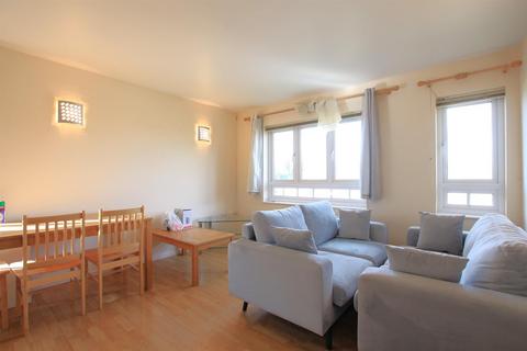 2 bedroom apartment to rent, Ashford Road, Feltham TW13