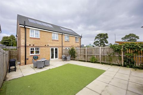 3 bedroom semi-detached house for sale, Marina Way, Kirkintilloch