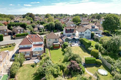 3 bedroom detached house for sale, Hanging Hill Lane, Hutton, Brentwood