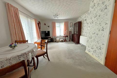 2 bedroom retirement property for sale, Crockford Park Road, Addlestone KT15