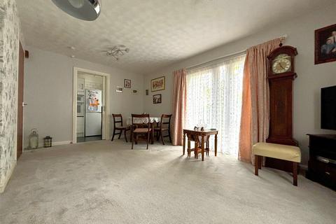 2 bedroom retirement property for sale, Crockford Park Road, Addlestone KT15