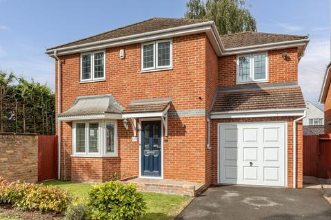 4 bedroom detached house for sale, Halleys Walk, Addlestone KT15