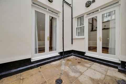 2 bedroom flat to rent, Lancaster Gate, London, W2.