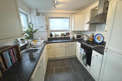 3 bedroom apartment to rent, Carne Road, Newlyn TR18