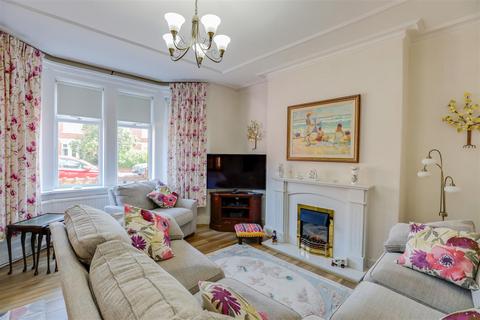 4 bedroom semi-detached house for sale, Heol Y Forlan, Whitchurch, Cardiff