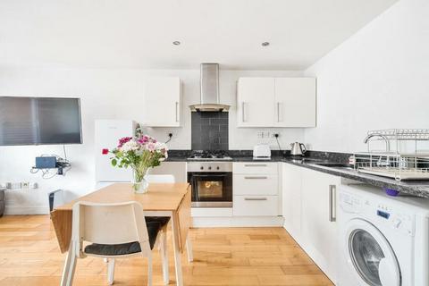 2 bedroom flat for sale, Dartmouth Road, London, SE26