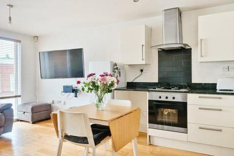 2 bedroom flat for sale, Dartmouth Road, London, SE26